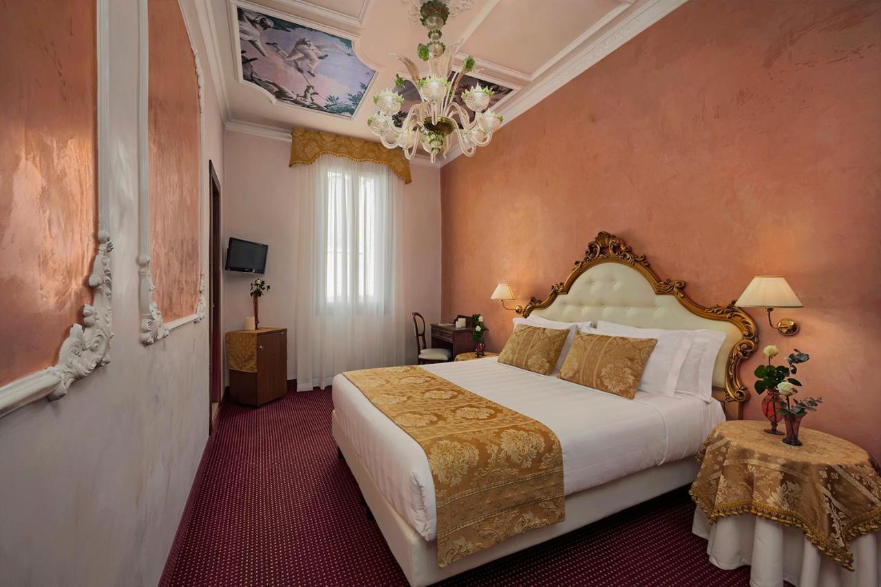 Pausania 3* Venezia